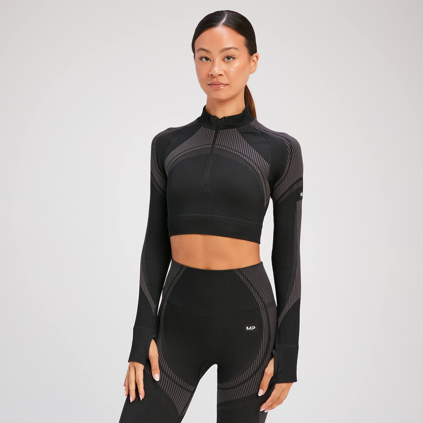 MP Women's Tempo Ultra Seamless Long Sleeve Crop 1/4 Zip - Black - XS von MP