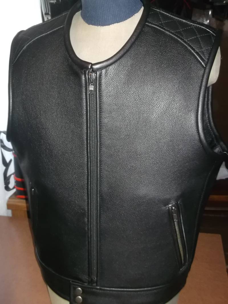 Aufgesetzte Weste. Bikerweste. Echtes Leder - Schwarz 1, 7-1, 8 Mm. Handgefertigt von MPBikerTailor