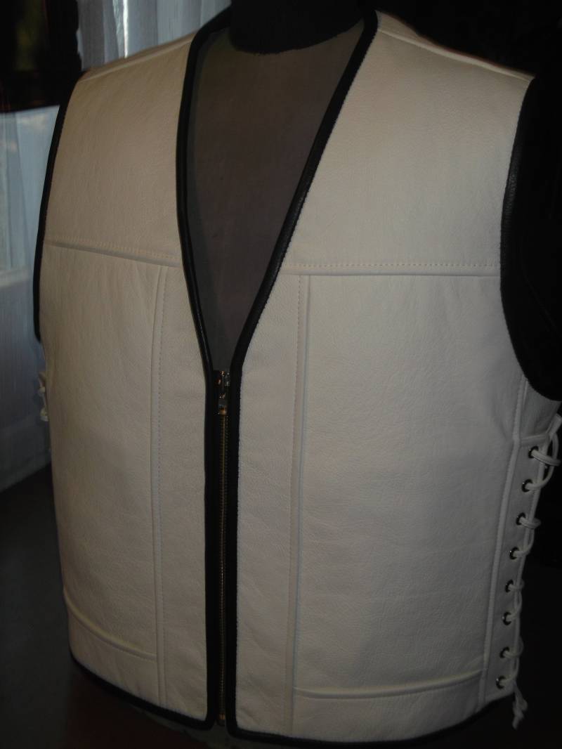 Bikerweste.echtes Leder-1, 8mm-Weiß.patchweste.handmade von MPBikerTailor