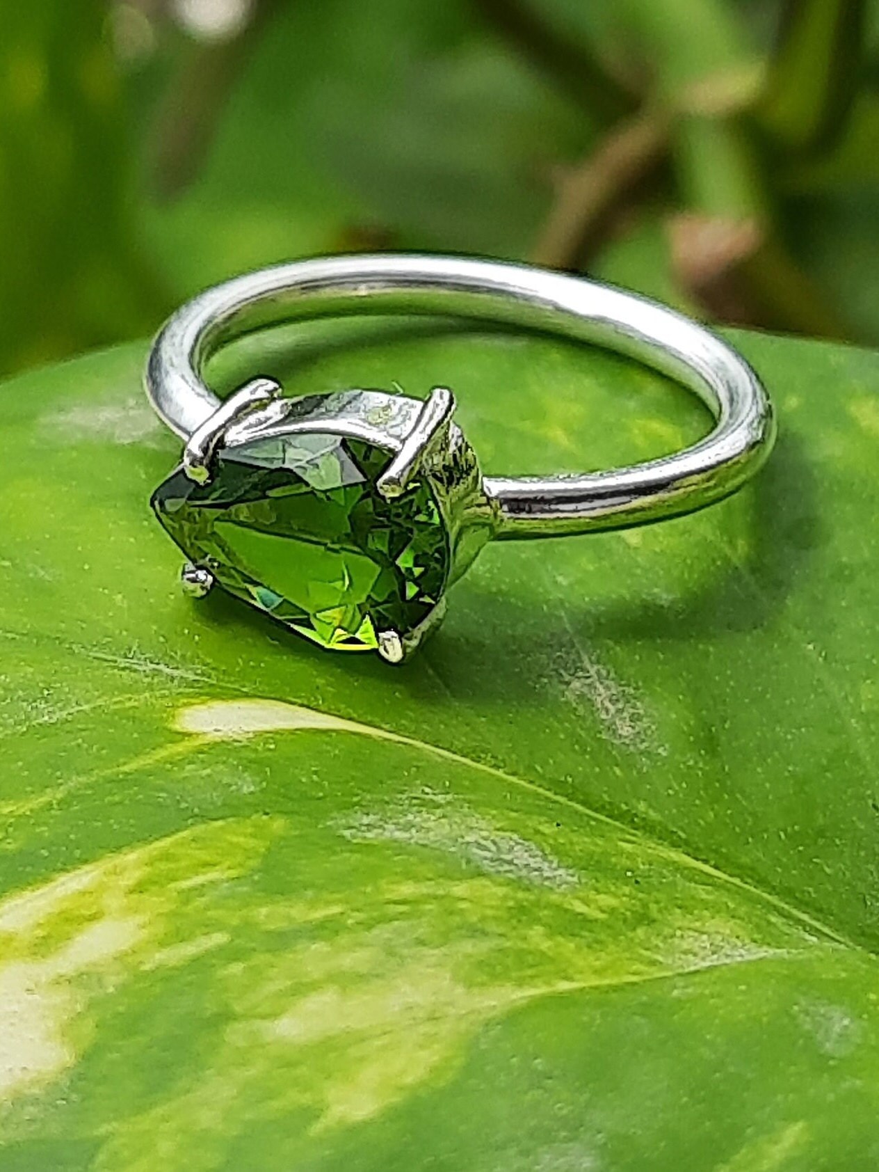 Natürlicher Peridot Ring, Handgemachter Silber 925 Sterling Boho Ring Peridot, Für Frauen von MPgemsandjewels