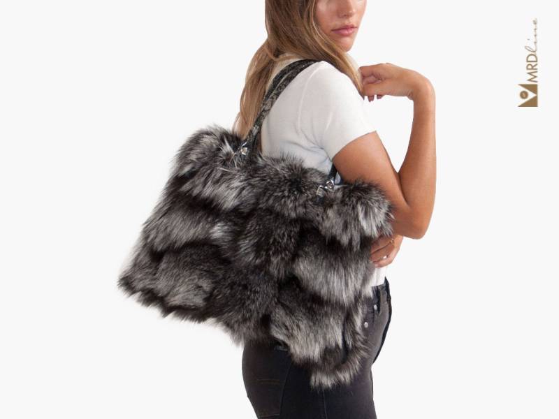 Tasche Aus Fuchspelz. Pelztasche. Pelz Handtasche. Schultertasche Fell. Damen Umhängetasche. Einkaufstasche. Shopper. Silberfuchs. Geschenk Für Sie von MRDline