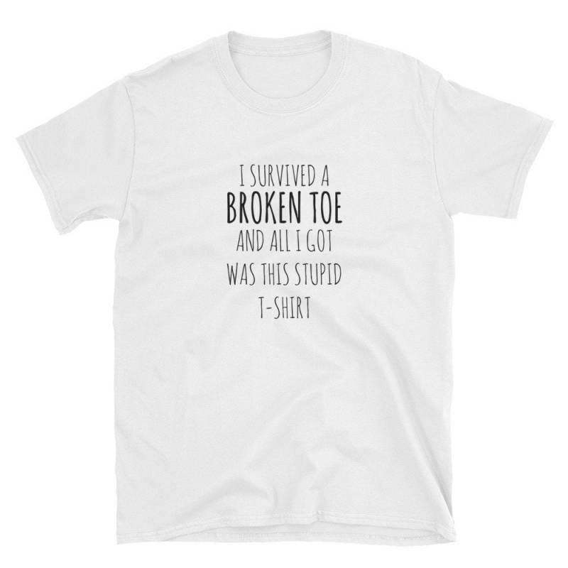 Gebrochene Toe Lustige T-Shirt Sport Verletzung Erholung Witz Shirt von MRKPrints