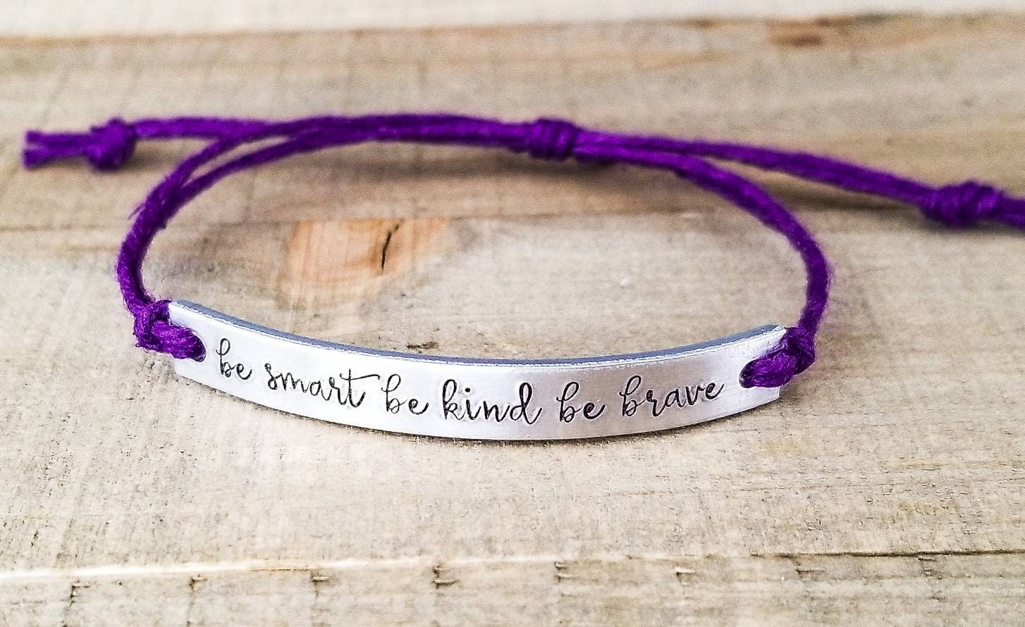 Personalisiertes Armband-Maßgeschneidertes Hanf Armband-Handgestempeltes Armband-Verstellbares Armband-Freundschaftsarmbänder Personalisiertes Armband-Maßgeschneidertes Hanf Armband-Handgestempeltes Armband-Verstellbares Armband-Freundschaftsarmbänder von MSDesignsOn3rd