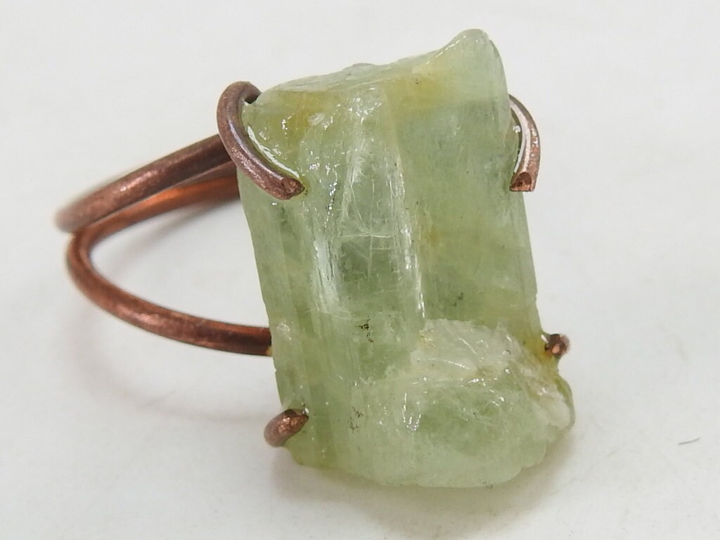 Aquamarine Natur Kristall Rau Drahtverpackung Kupfer Ring/17x11x6 Mm Ungefähr Lose Rohstein Personalisierte Geschenk Großverkauf Zubehör R4 Aquamarine Natur Kristall Rau Drahtverpackung Kupfer Ring/17x11x6 Mm Ungefähr Lose Rohstein Personalisierte Geschenk Großverkauf Zubehör R4 von MSGEMSCO