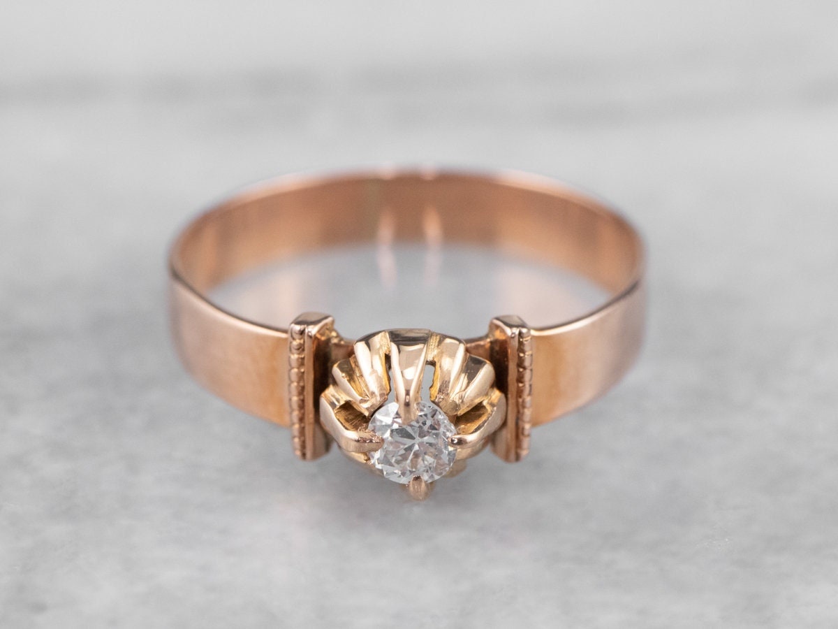 Antiker Buttercup Diamant Ring, Roségold Solitär, Belcher Verlobungsring 7Rn35Mk1 von MSJewelers