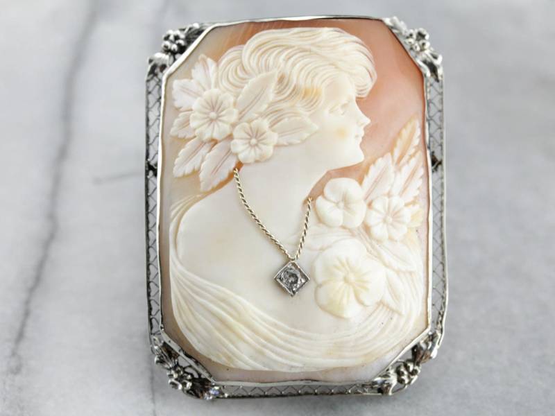 Antique Art Deco Cameo, Old Mine Cut Diamond Gold Filigree Brooch, Estate Jewelry 3Yynnv Antique Art Deco Cameo, Old Mine Cut Diamond Gold Filigree Brooch, Estate Jewelry 3Yynnv von MSJewelers