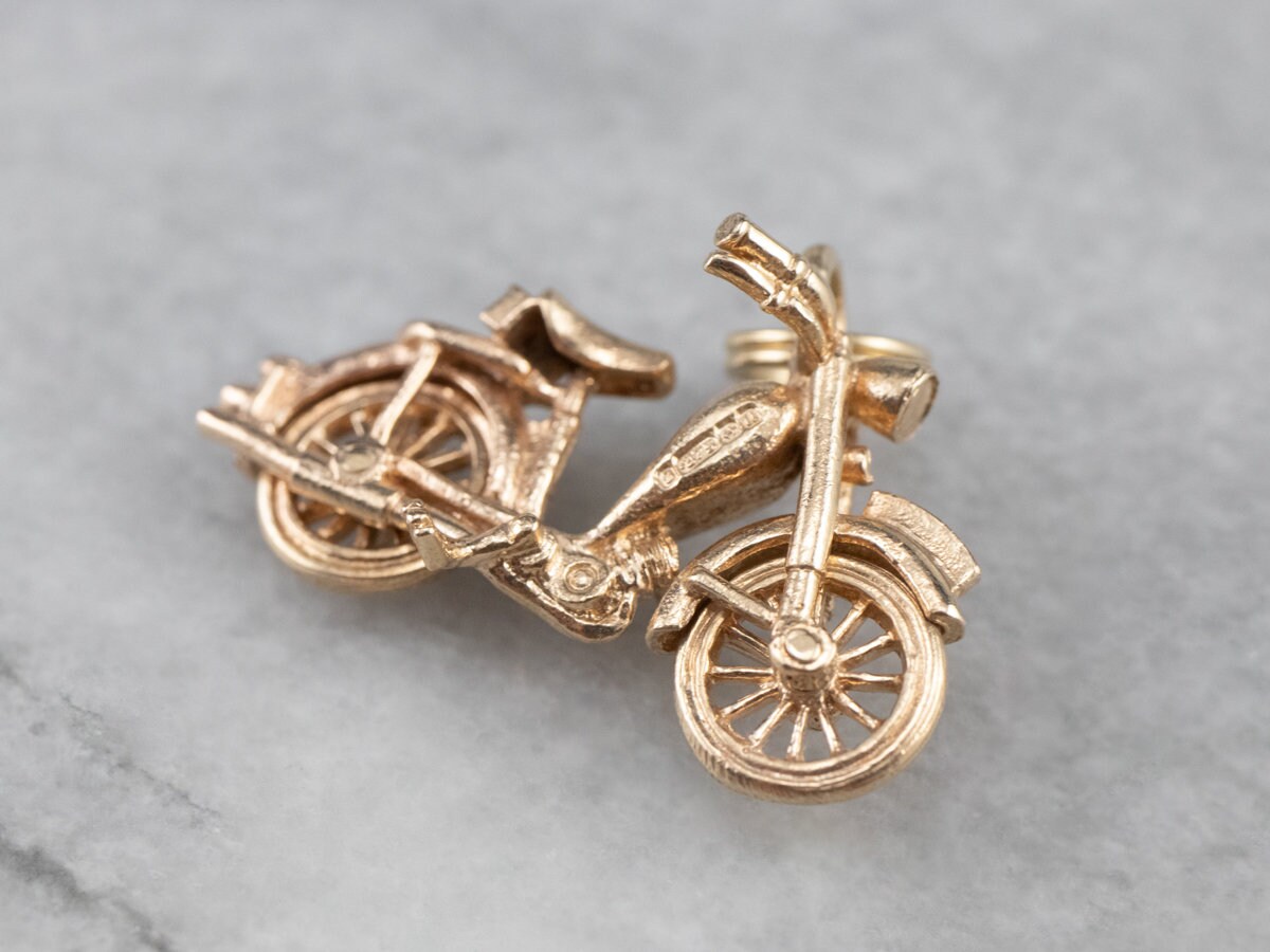 Gold Motorrad Charm, Vintage Anhänger, Schmuck, Layering Geburtstag Geschenk, Unisex Biker Schmuck 63D4Wy2D von MSJewelers