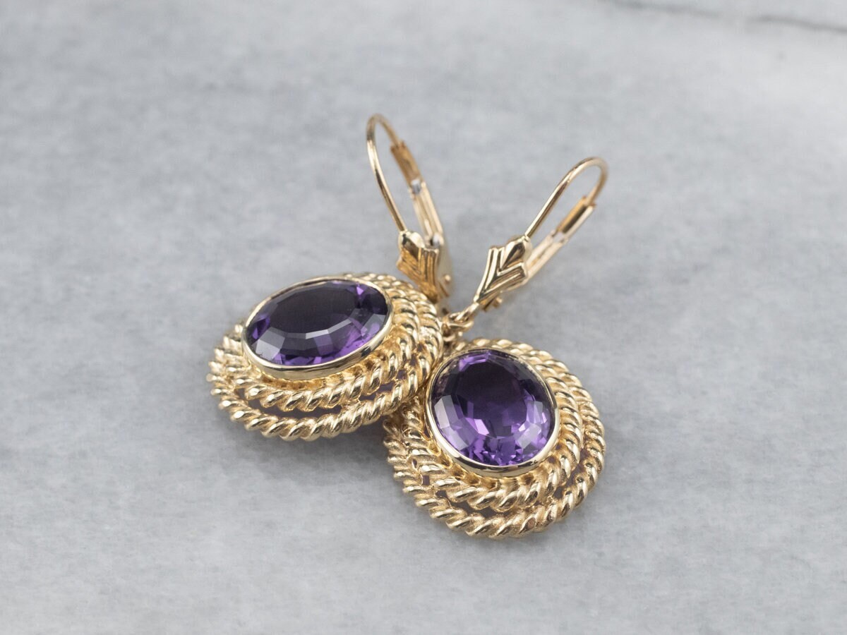 Verdrehte Gold Amethyst Ohrringe, Ovale Tropfen Gelbgold Februar Geburtsstein, Edelstein Ohrringe 661Fuh70 von MSJewelers