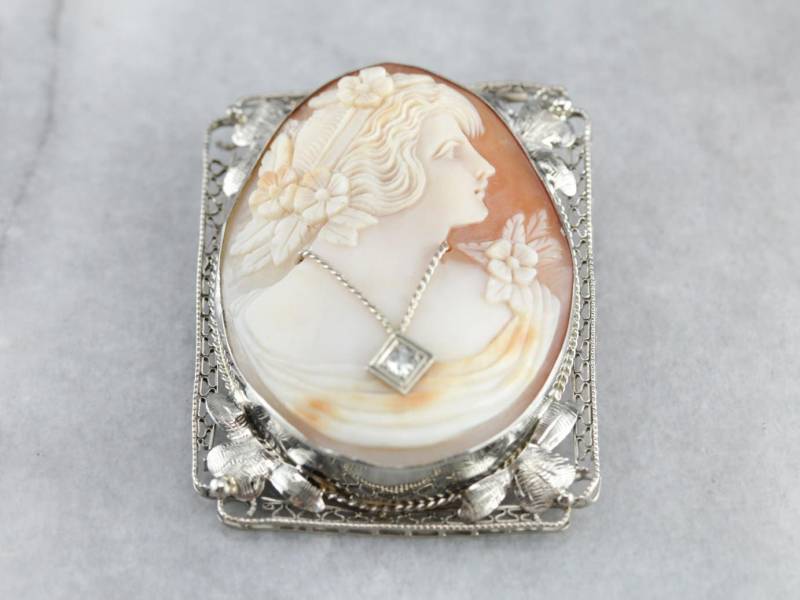 Vintage Floral Filigranen Cameo-Brosche-Anhänger Mit Diamant Akzent, Art-Deco-Pin 99Pc2xey-R Vintage Floral Filigranen Cameo-Brosche-Anhänger Mit Diamant Akzent, Art-Deco-Pin 99Pc2xey-R von MSJewelers