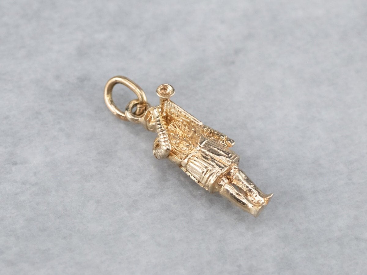 Vintage Gold Bugle Boy Charm, Herald Mit Trompete Layering Anhänger, Scout Charm Armband Avv8Yhnq von MSJewelers