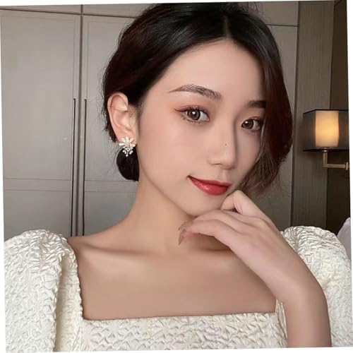 MUCKLILY Perlenohrringe Damen Leicht und Angenehm Zarte Blüten designs Modische Ohrstecker mit Eleganter Ausstrahlung für Alltag und Festliche Anlässe MUCKLILY Perlenohrringe Damen Leicht und Angenehm Zarte Blüten designs Modische Ohrstecker mit Eleganter Ausstrahlung für Alltag und Festliche Anlässe von MUCKLILY