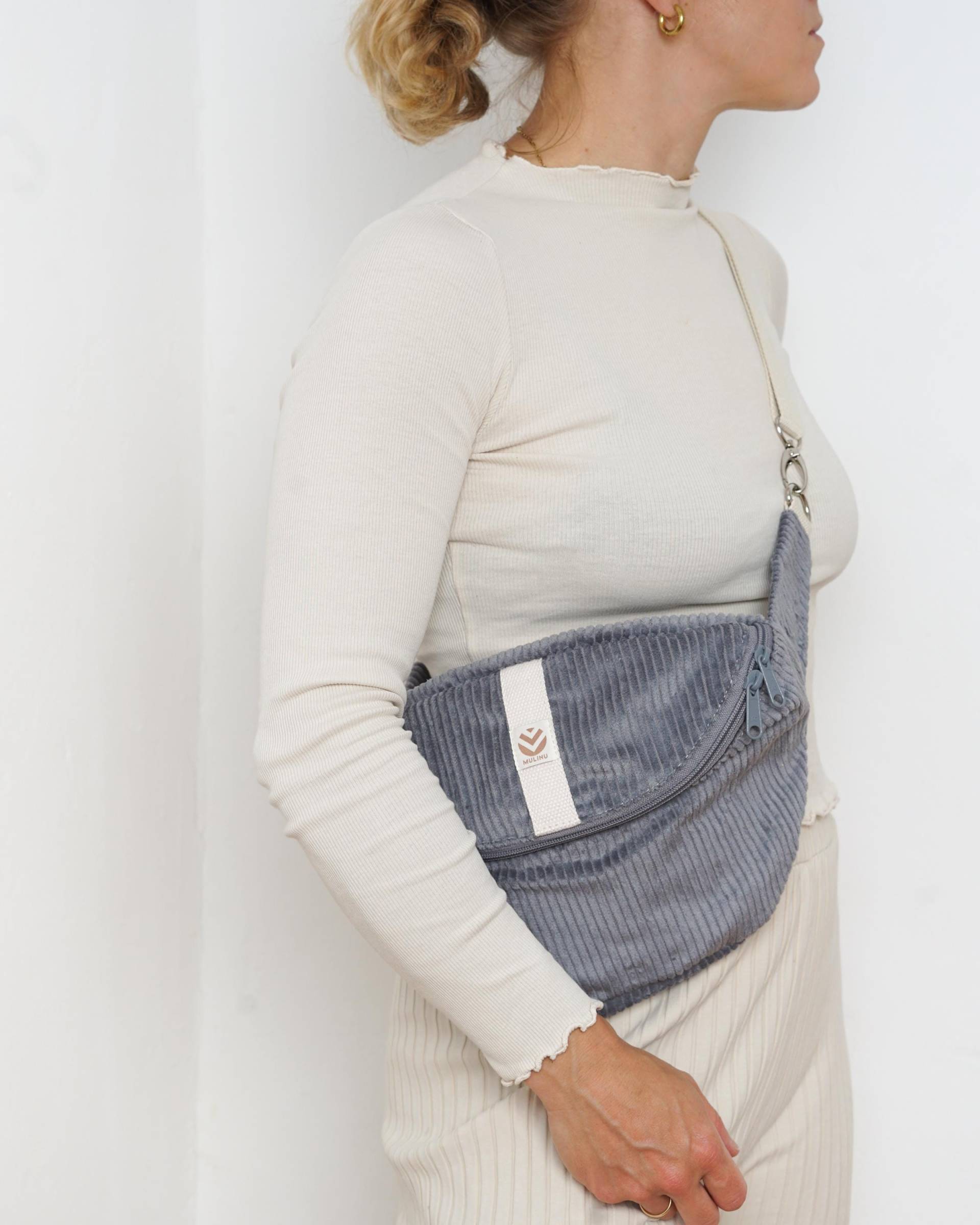 Mulinu Hipbag Kord Hennes Grau Mulinu Hipbag Kord Hennes Grau von MULINU