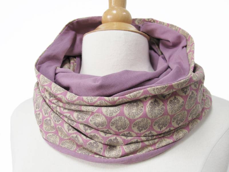 Loop Schal Aus Jersey Stoff, Weicher Wendeschal in Zarten Pastell Farben Für Frauen Und Mädchen von MURIhandcraftedgoods