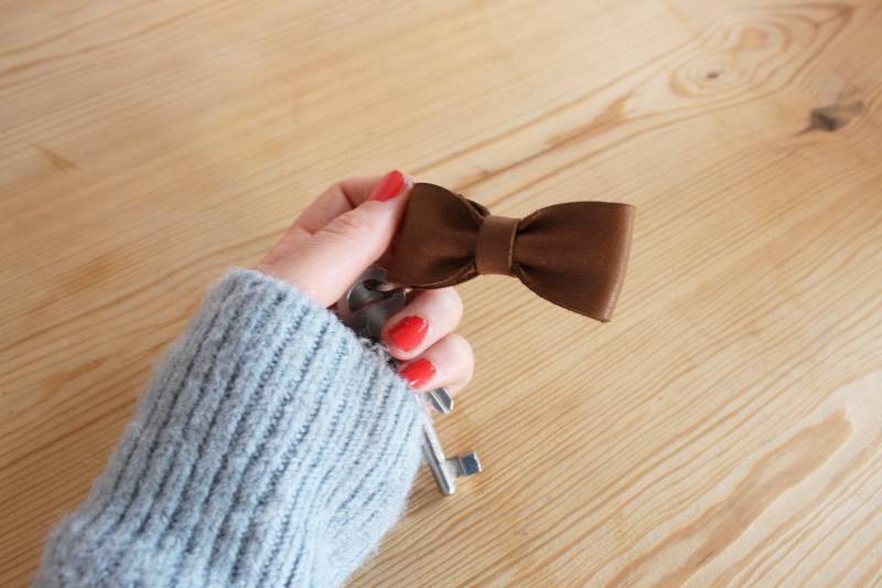 Schlüsselanhänger Aus Leder Handgemacht, Upcycling Anhänge Für Frauen, Kleines Geschenk Echtes Leder, Schleife Schlüsselanhänger Aus Leder Handgemacht, Upcycling Anhänge Für Frauen, Kleines Geschenk Echtes Leder, Schleife von MURIhandcraftedgoods