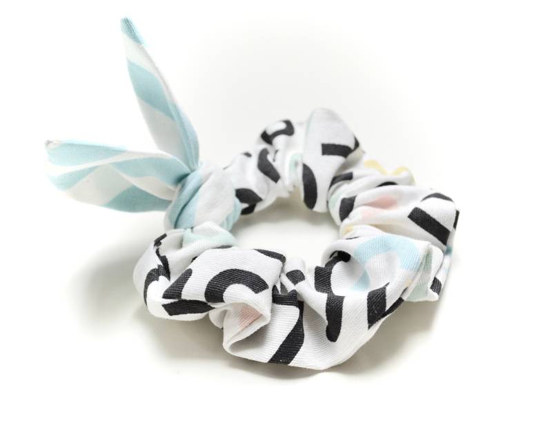 Scrunchie - Sabrina | Großer Moderner Zopfgummi/Haargummi Mit Abnehmbarer Schleife in Candy Design von MUTTIundMAEDI