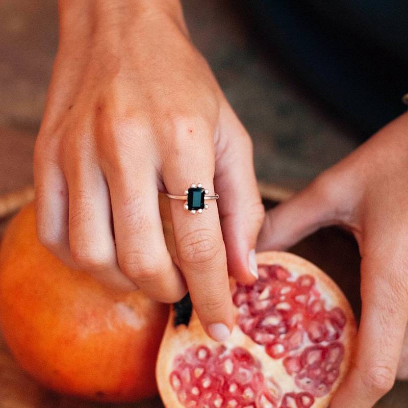 | Ring Schwarz Silber. Ring. Für Mädchen. Silber. Onyx. Schwarzer Stein. Schmuck. Party-Look. Mode. Besonderes Geschenk. Elegant. Handgemacht | Ring Schwarz Silber. Ring. Für Mädchen. Silber. Onyx. Schwarzer Stein. Schmuck. Party-Look. Mode. Besonderes Geschenk. Elegant. Handgemacht von MUUSBCN