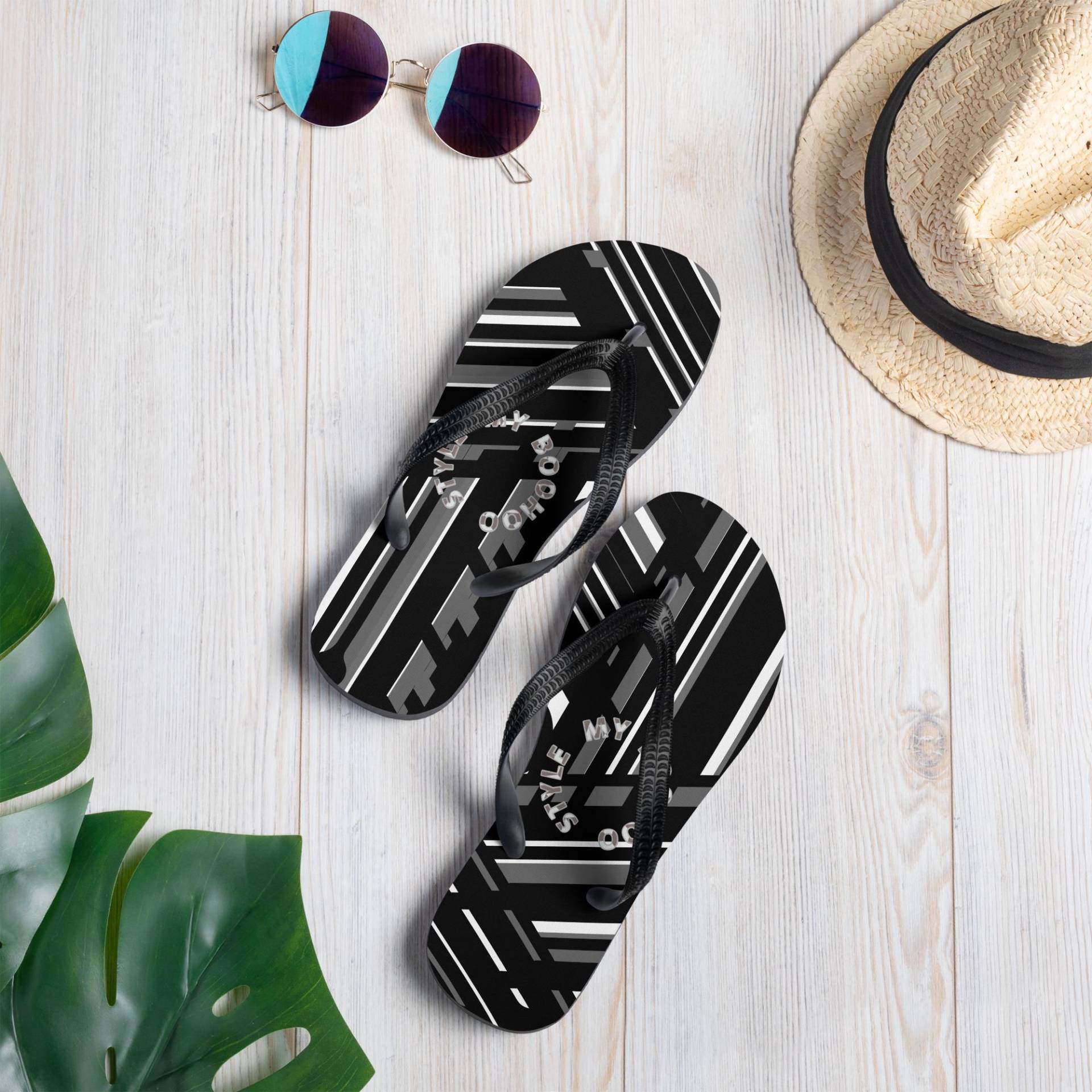 Flip-Flops, Zehentreter, Sandalen, in Grau/ Schwarz, Perfekt Für Diese Sommersaison Flip-Flops, Zehentreter, Sandalen, in Grau/ Schwarz, Perfekt Für Diese Sommersaison von MYBOOHOOSTYLE