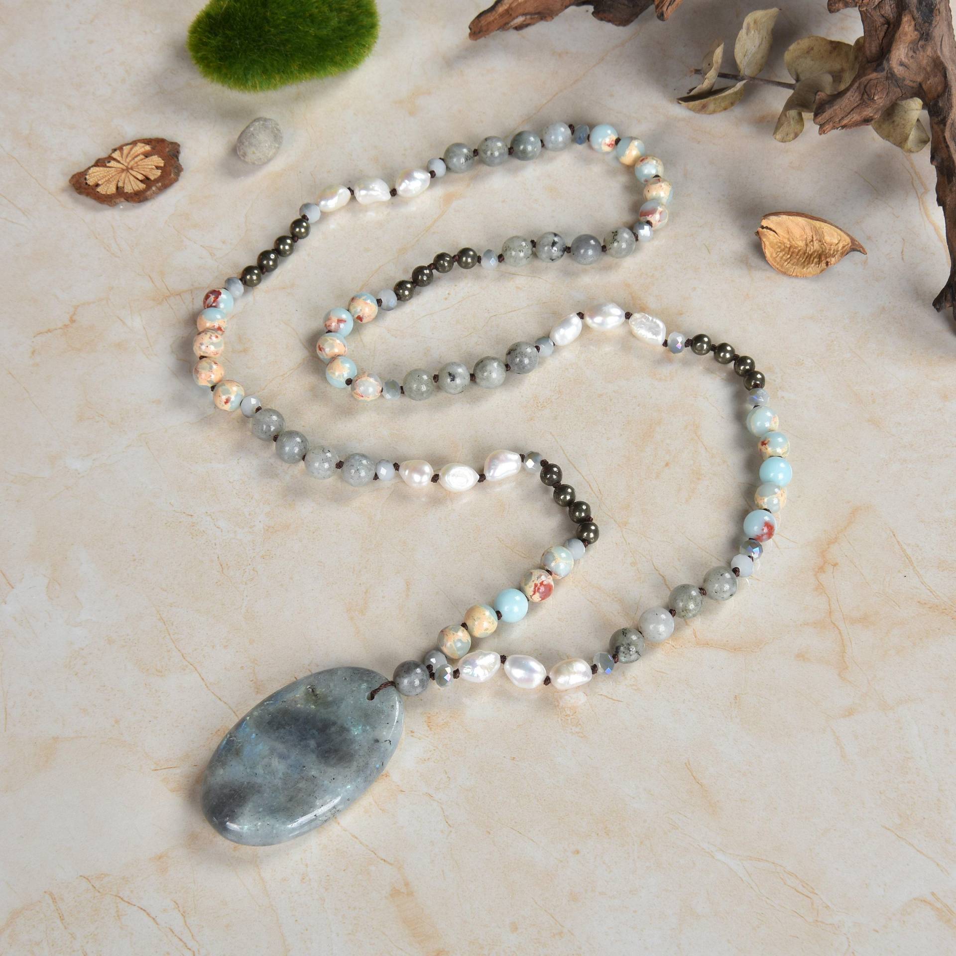 Labradorit Halskette Mit Geo Anhänger. Lange Multi Edelstein Und Echte Perle Statement Halskette von MYGEMSROCK