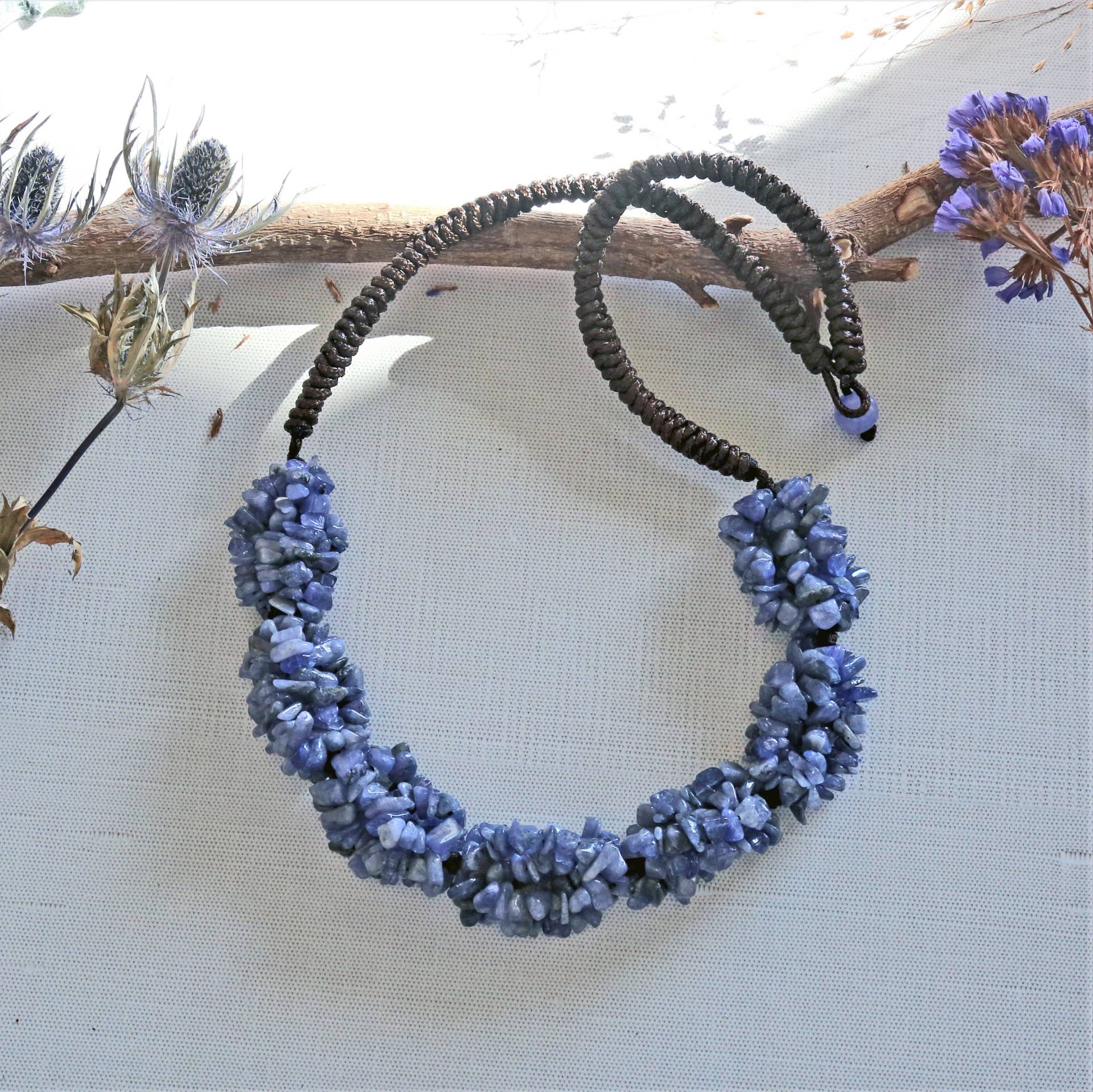Natürliche Blaue Iolith Halskette. Iolith-statement-Halskette. Boho Chunky Natürliche Blaue Iolith Halskette. Iolith-statement-Halskette. Boho Chunky von MYGEMSROCK