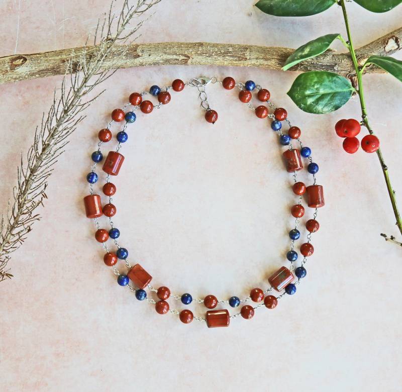 Roter Jaspis & Lapis Halskette. Edelstein Perlen Draht Boho Schmuck. Doppel Strang Rote von MYGEMSROCK
