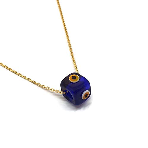 MYSTIC JEWELS by Dalia – Halskette mit bösem Auge in Würfelform aus blauem Kristall, für Glück – Kette aus 925er Sterlingsilber mit Goldbeschichtung (Marineblau) MYSTIC JEWELS by Dalia – Halskette mit bösem Auge in Würfelform aus blauem Kristall, für Glück – Kette aus 925er Sterlingsilber mit Goldbeschichtung (Marineblau) von MYSTIC JEWELS