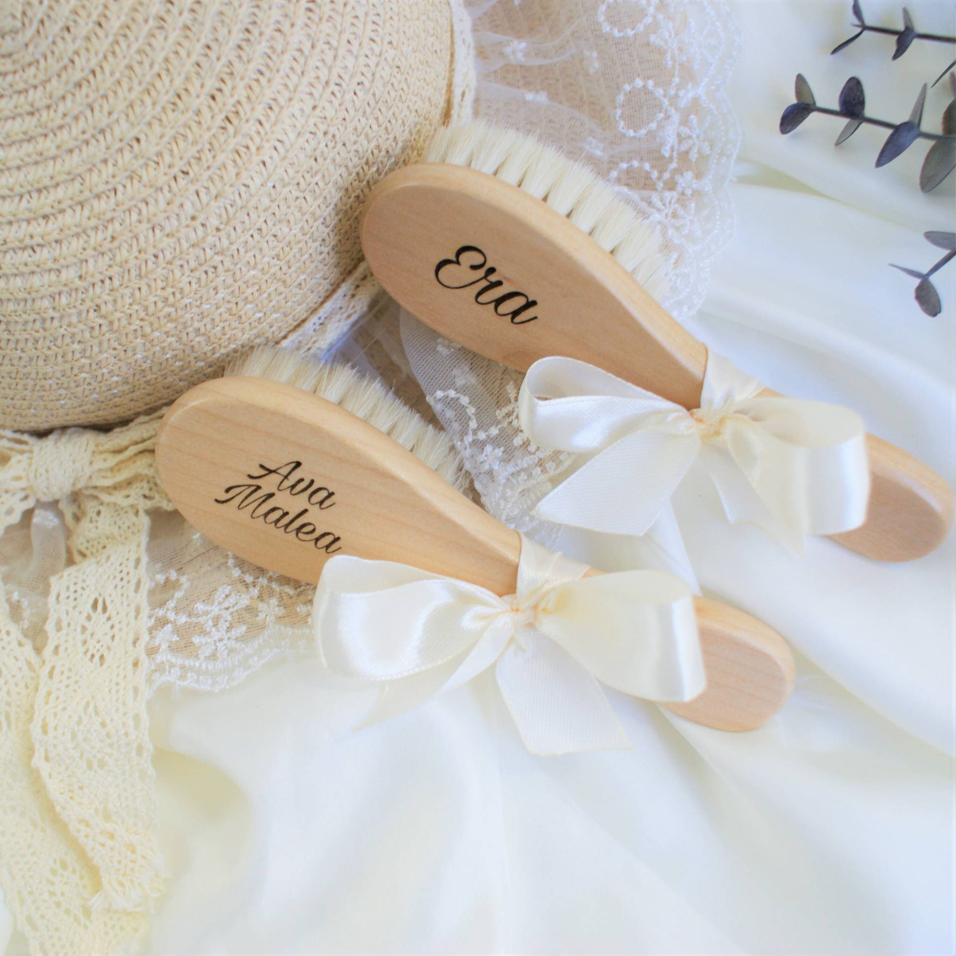 Personalisierte Holzbürste Für Baby, Name Gravur, Geburtsgeschenk, Haarbürste, Babybürste Personalisierte Holzbürste Für Baby, Name Gravur, Geburtsgeschenk, Haarbürste, Babybürste von MaBabyCH