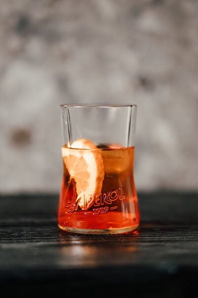 MaBe 4x Aperol Gläser aus der 0,7l leergetrunkenen Aperol Flasche OHNE Glashalm von MaBe