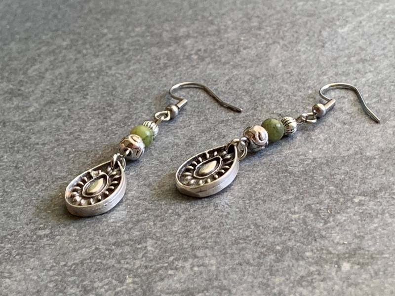 Alternative Hängeohrringe Mit Grünem Jade Bohoohrringe Silberfarbene Ohrringe Alternative Hängeohrringe Mit Grünem Jade Bohoohrringe Silberfarbene Ohrringe von DieHangLage