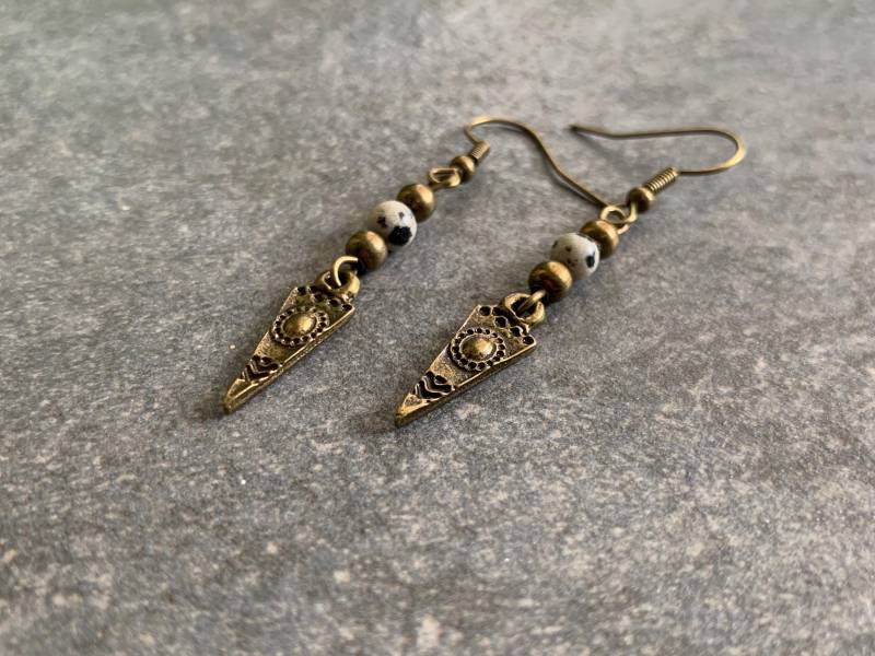 Dreieckige Ohrhänger Mit Schwarz Beigen Jaspisperlen von DieHangLage