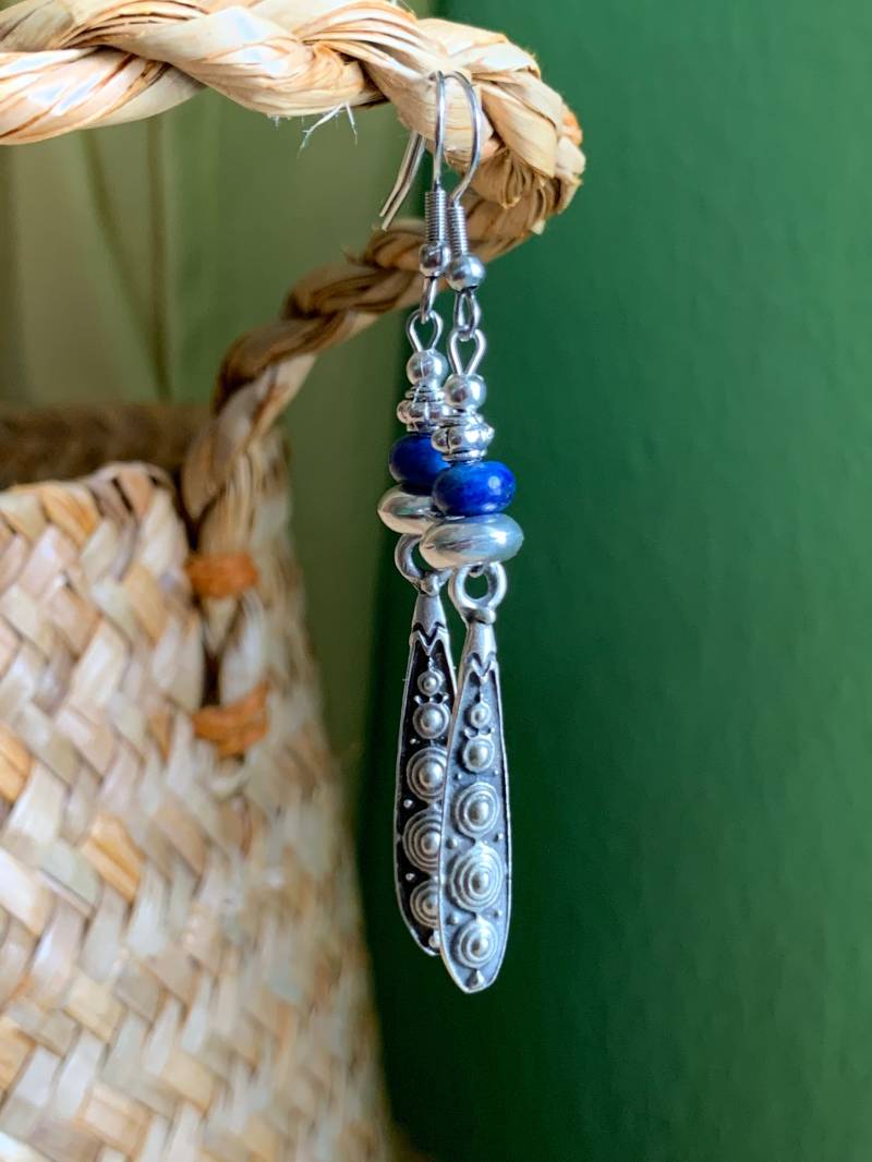 Hängeohrringe Im Bohostyle Mit Blauem Lapislazuli von DieHangLage