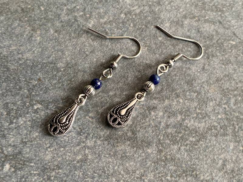 Kleine Tropfenohrringe Mit Blauem Lapislazuli von DieHangLage
