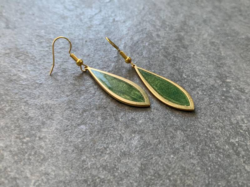 Messingohrringe Mit Schimmerndem Harz von DieHangLage