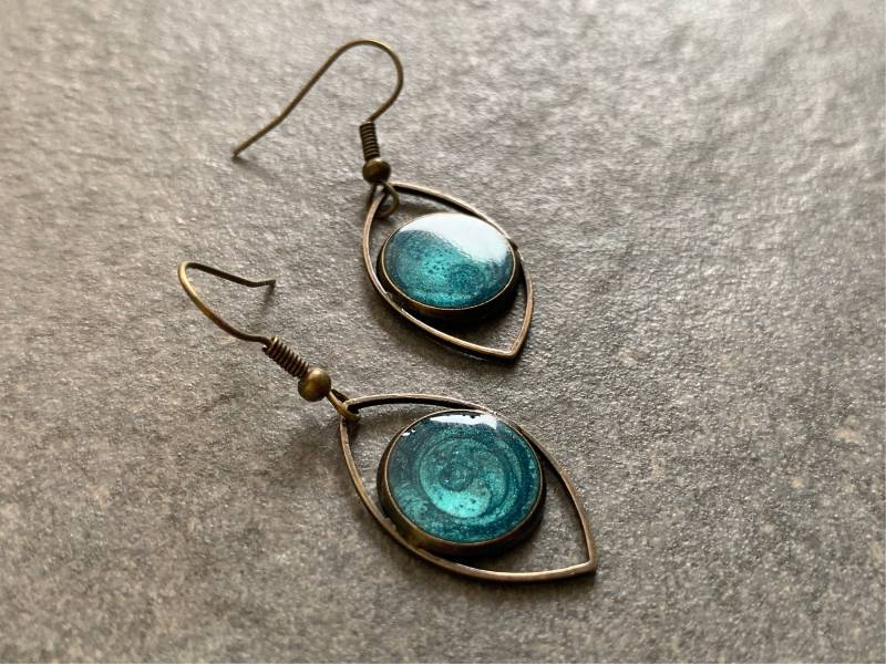 Türkise Harzohrringe, Auge, Bronzene Resinohrringe, Epoxyharz Türkise Harzohrringe, Auge, Bronzene Resinohrringe, Epoxyharz von DieHangLage