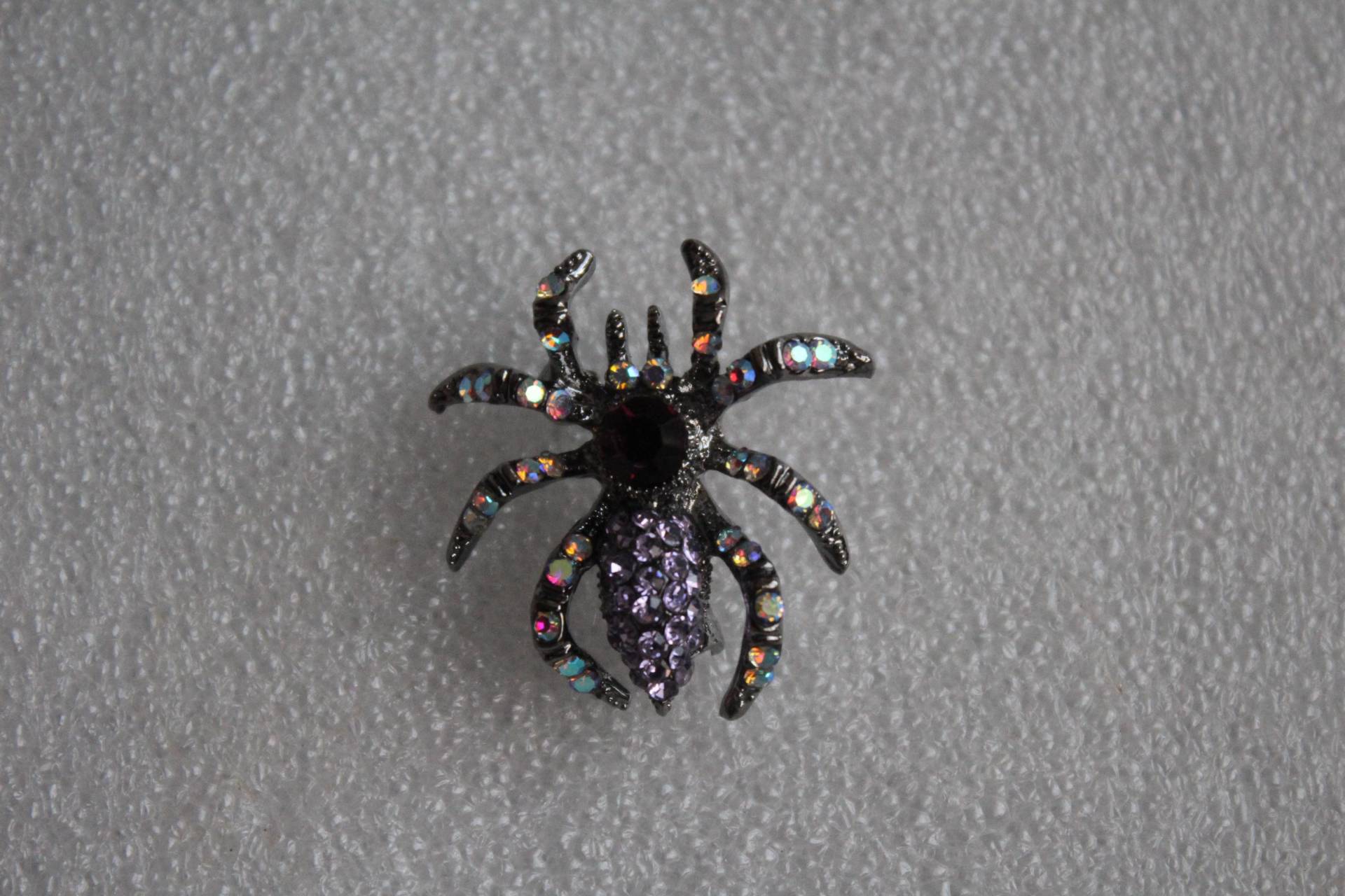 Brosche in Form Einer Spinne Mit Strasssteinen Besetzt von MaKoVintageShop