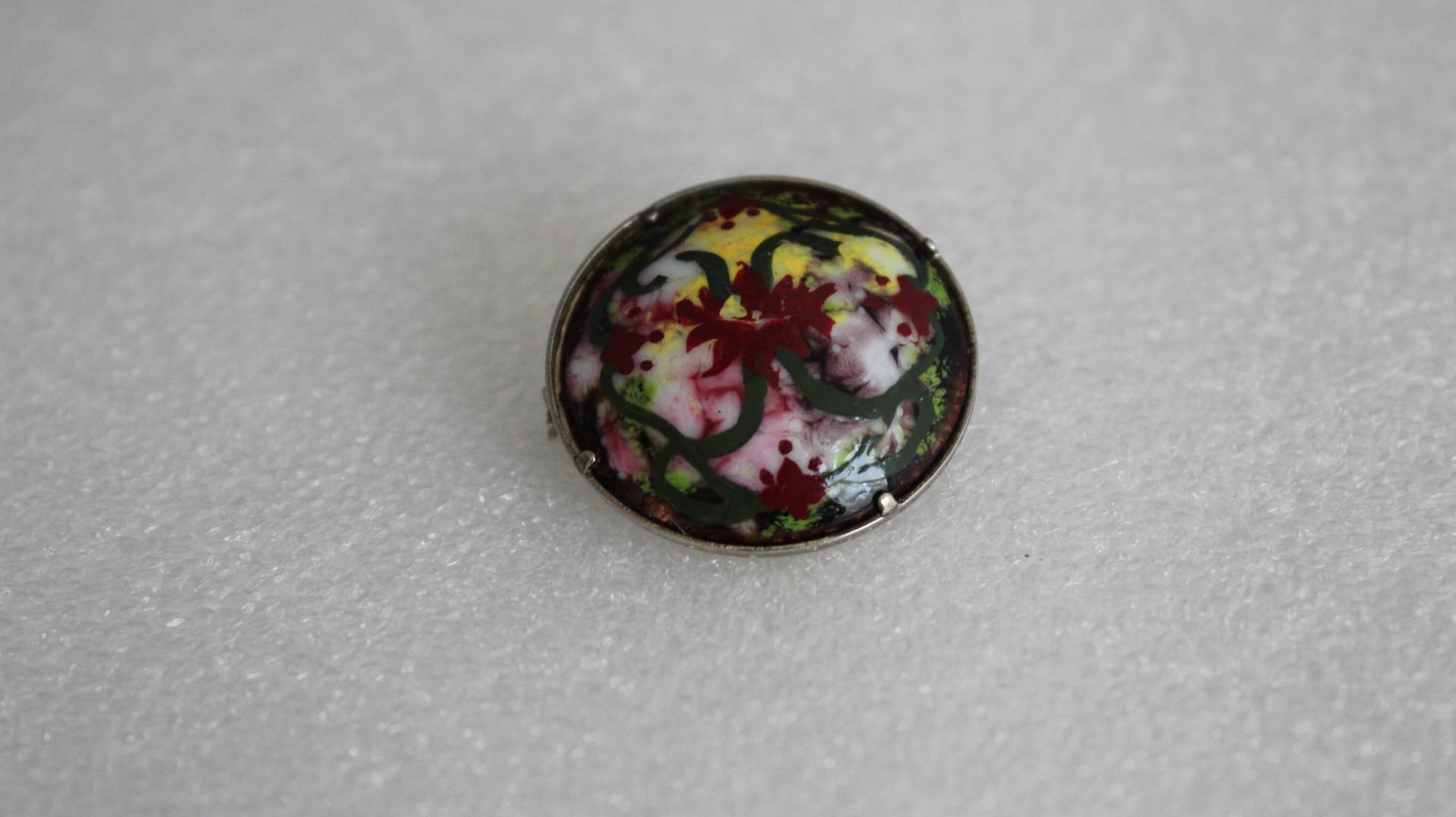 Kleine, Runde Brosche Emailmalerei, Abstrakte Blumen, 50Er Jahre von MaKoVintageShop