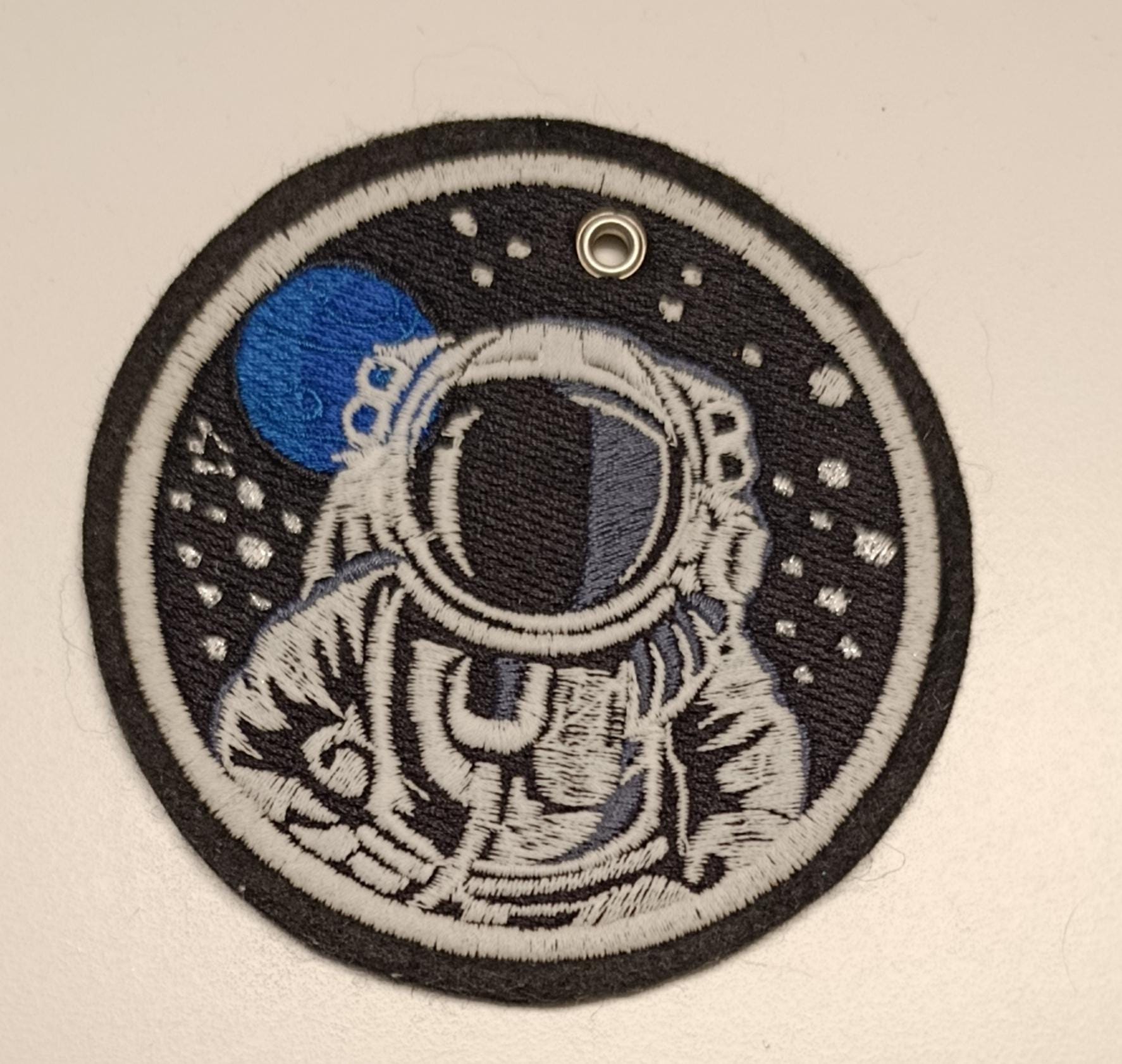 Button Schulkind Astronaut Filz Zum Anhängen An Die Schultüte Oder Den Schulranzen , Nachtleuchtend von MaLuVonJacqueline