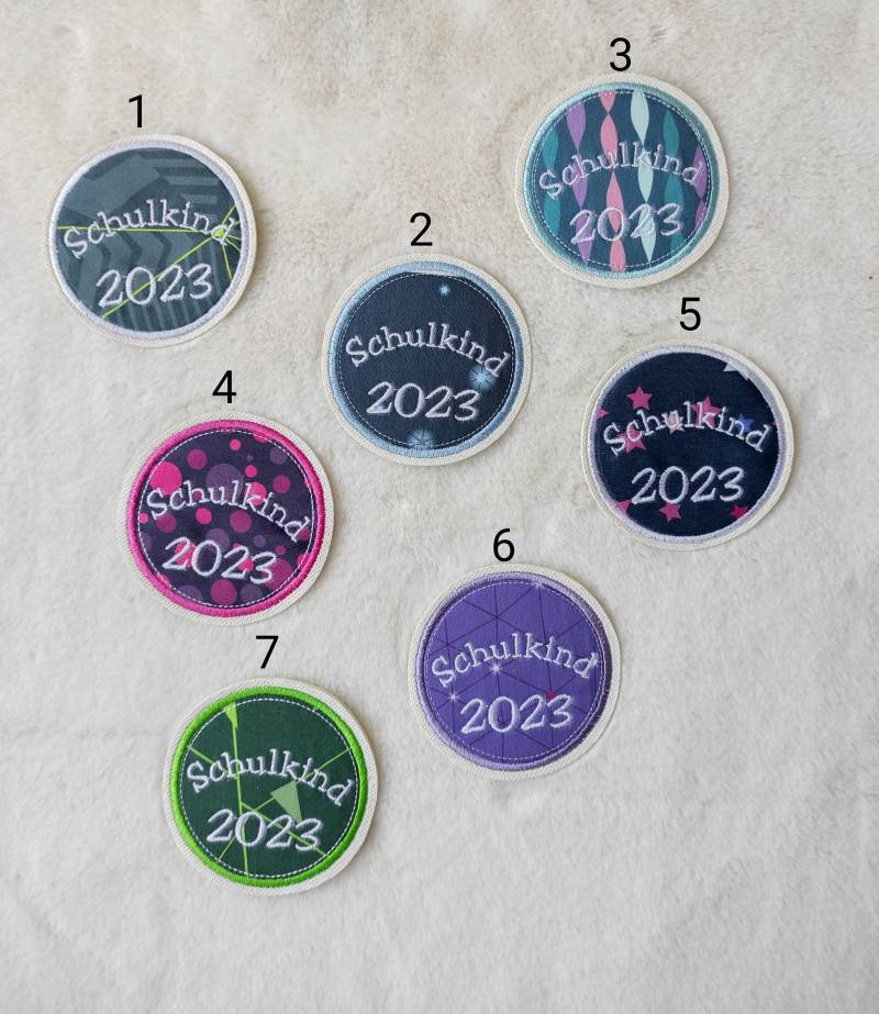 Schultüte Anhänger Button Kunstleder Mit Glitzereffekt Schulkind 2025 Öse, Step By Step, Ergobag von MaLuVonJacqueline