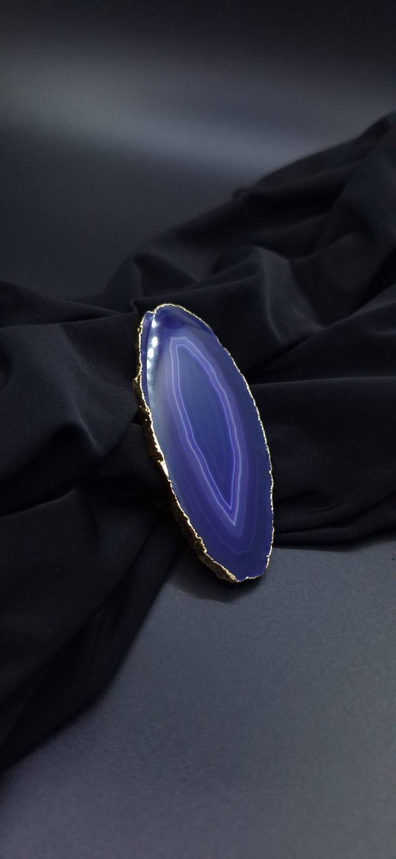 Brosche Aus Natürlichem Achatstein, 18 Karat Vergoldet. Achatgröße 33 Mm × 73 Mm von MaNauBijouxStudio