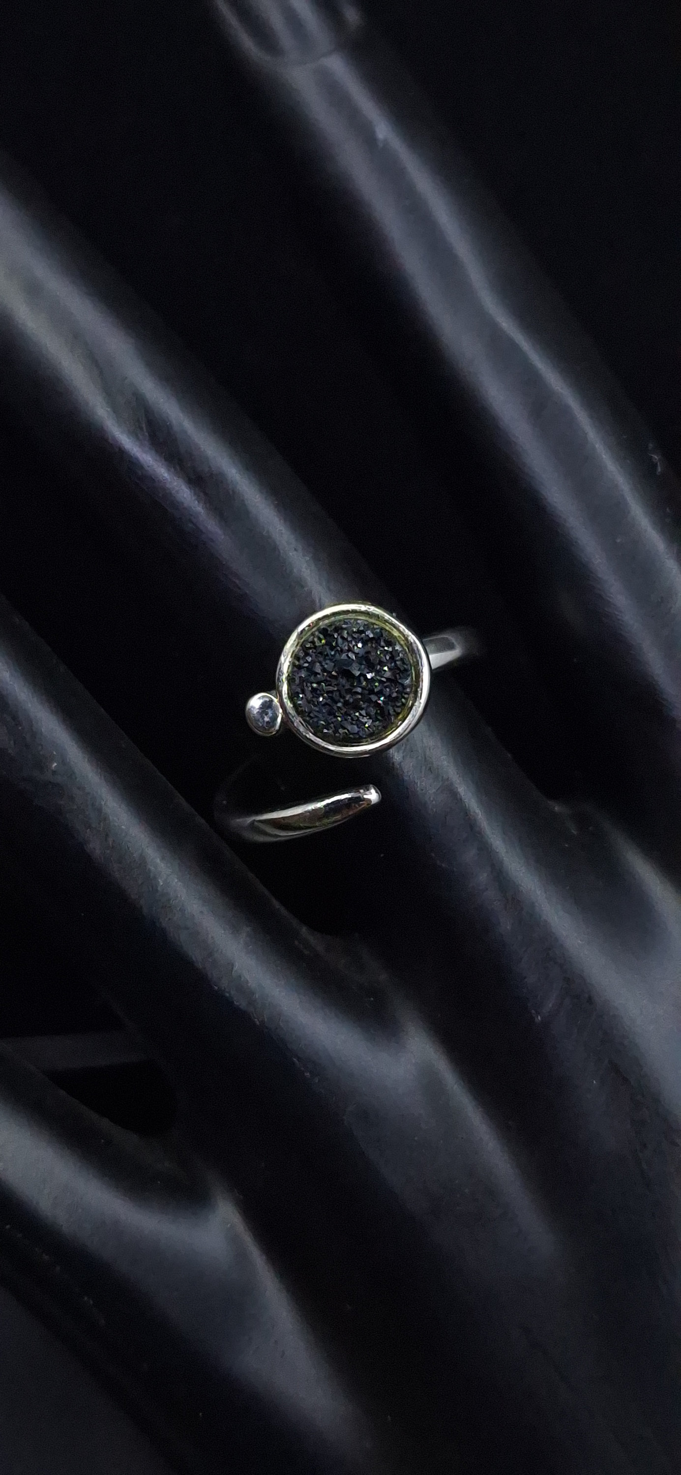 Eleganter Druzy-Kristallring, Größenverstellbar. Silber 925. Kristalldurchmesser 0, 8 cm von MaNauBijouxStudio