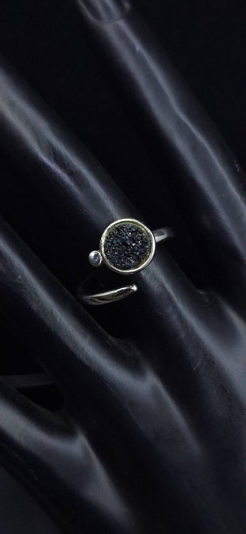 Eleganter Druzy-Kristallring, Größenverstellbar. Silber 925. Kristalldurchmesser 0, 8 cm von MaNauBijouxStudio