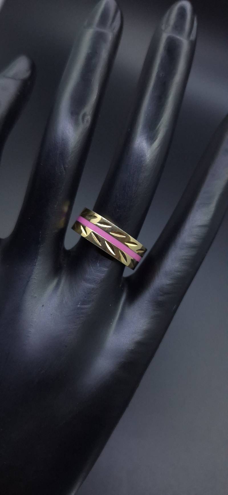 Eleganter Ring Mit Emaille Verziert. Us-Größe 6 | Siehe Bild Der Ringgrößentabelle. 18 Karat Vergoldet Eleganter Ring Mit Emaille Verziert. Us-Größe 6 | Siehe Bild Der Ringgrößentabelle. 18 Karat Vergoldet von MaNauBijouxStudio