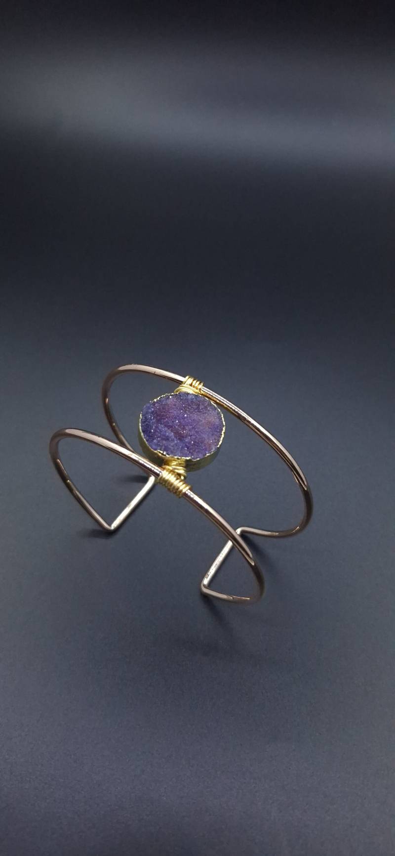 Manschettenarmband Mit Natürlichem Druzy-Achatstein, Größenverstellbar von MaNauBijouxStudio