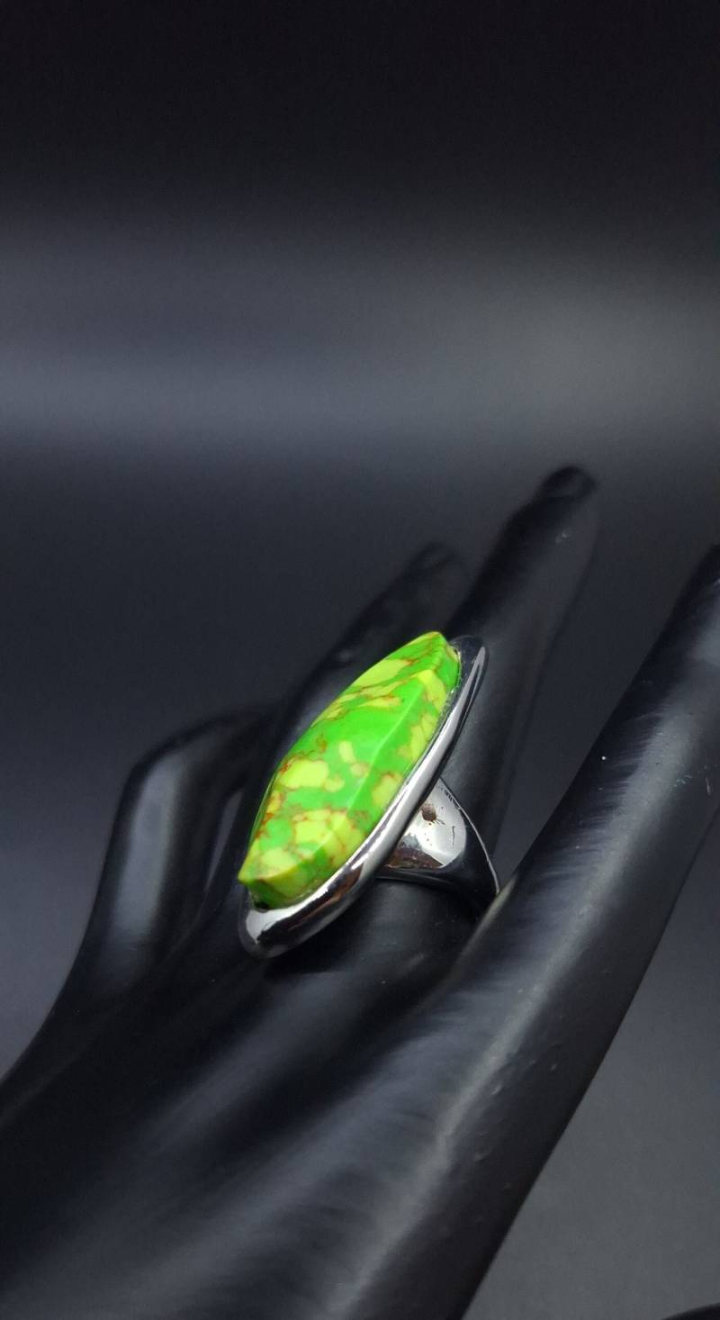 statement-Ring Im Vintage-stil. Wunderschöner Grüner Achatstein. Us-Größe 8, 5 | 58 Mm Umfang. Silber 925. Achatgröße 20Mm×41Mm von MaNauBijouxStudio