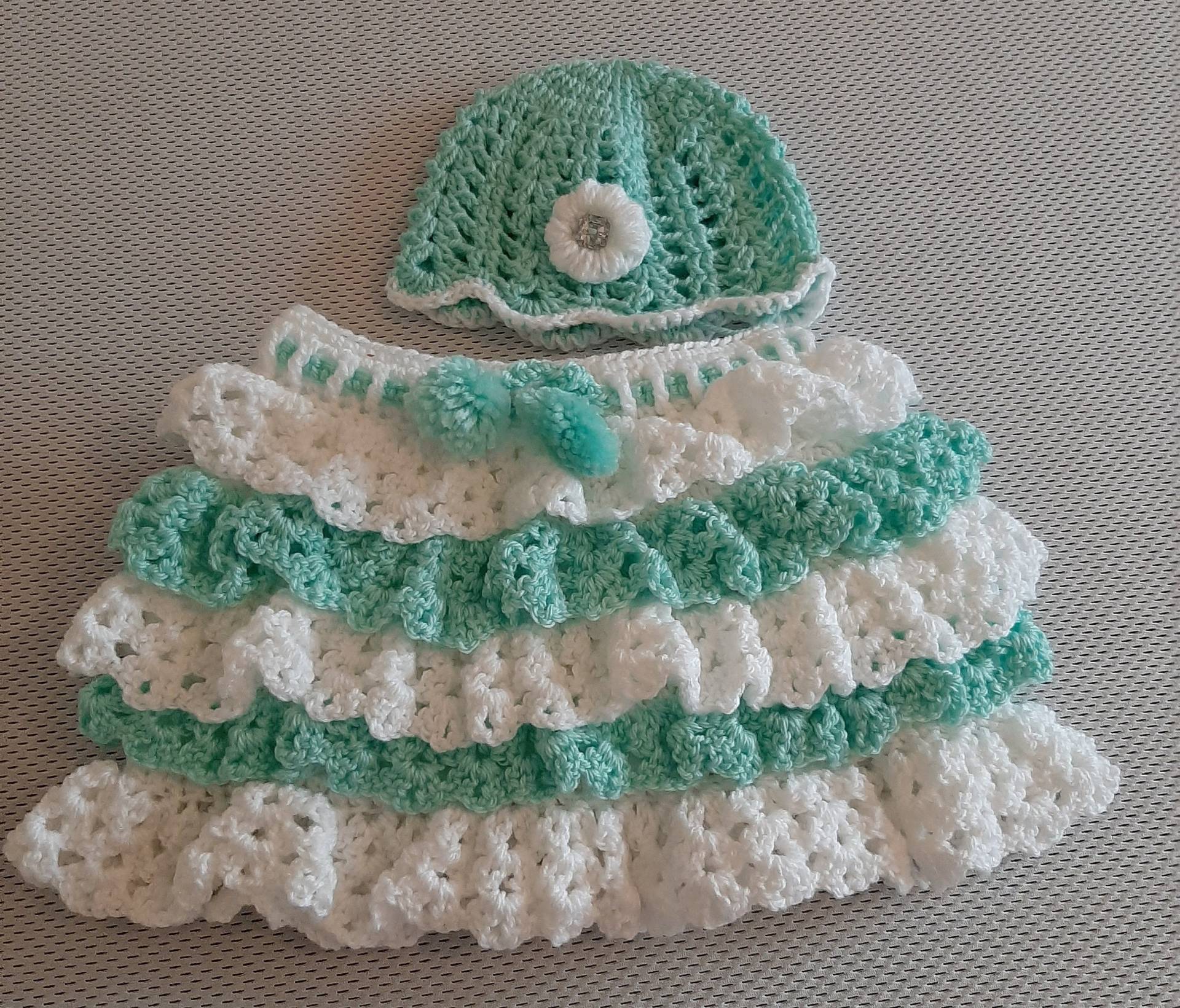 Baby Mädchen Rock + Mütze, 1-2 Jahre Gehäkelt Weiß-Lime Und Mit Rüschen, Gehäkelte Kleidung, Handarbeit, Kindergeschenk von MaRaHandmadeBoutique