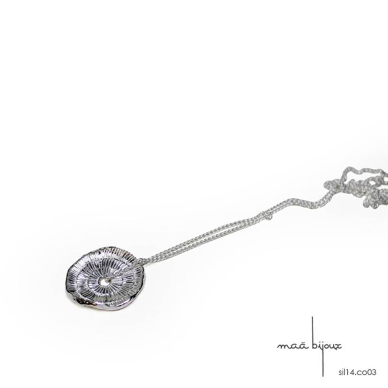 Massive Silberkette, Anhänger Inspiriert Von Holzrondellen, Moderne Halskette Handgefertigt in Frankreich, Rustikale Atmosphäre, Damenkette von MaaBijoux