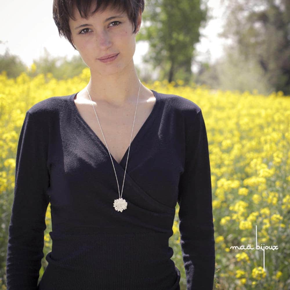 Sautoir-Halskette Aus Gebleichtem Sterlingsilber, Abstrakte Form Inspiriert Von Der Natur, Lange Moderne Halskette, Umweltfreundlicher Schmuck von MaaBijoux