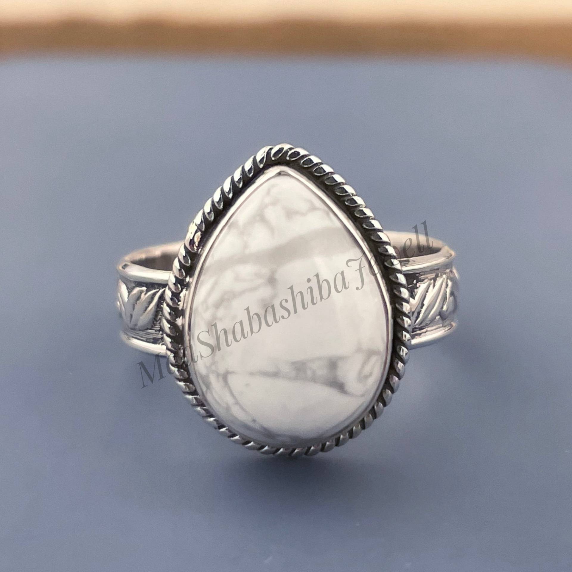 Natürlicher Howlith Ring, 925 Sterling Silber Handgemachter Verlobungsring, Designer Bandring, Ehering, Boho Ring Geschenk Für Sie von MaaShabashibaJewell