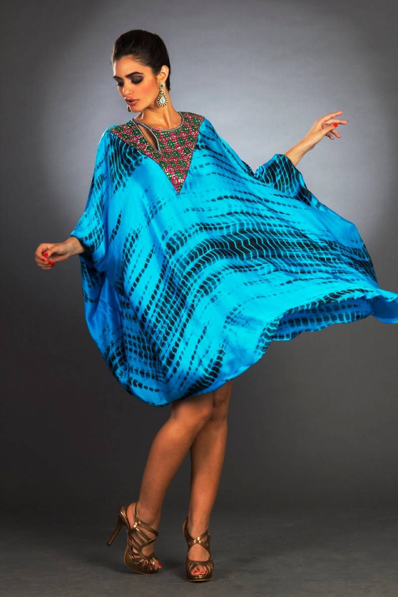 Maaj Blaues Tie Dye Perlen Kaftan Kleid Maaj Blaues Tie Dye Perlen Kaftan Kleid von MaajResortWearStudio