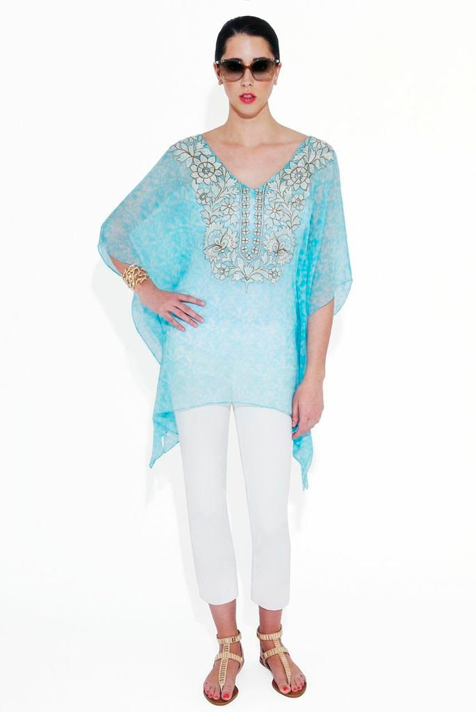 Maaj Blue Bestickter Kaftan von MaajResortWearStudio