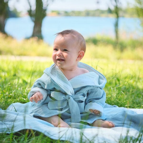 Mababu Bademantel Kinder mit Kapuze | 100% GOTS Bio-Baumwolle mit 2 Taschen und Gürtel | 1-6 Jahre | 4 Farben | Baby Bademantel von Mababu